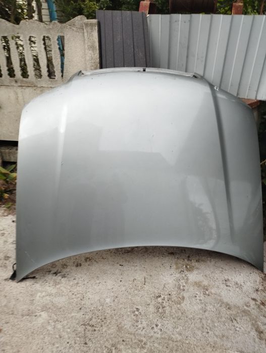 Капот Ауді А4В6.