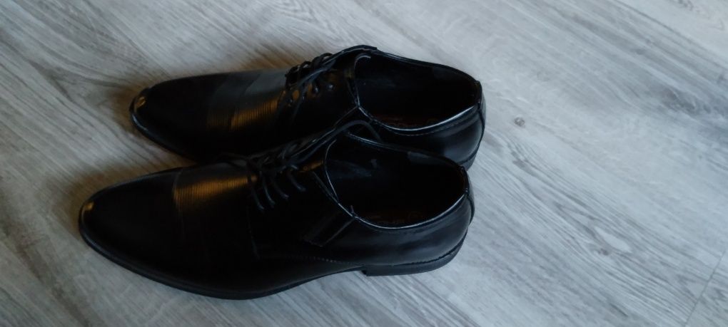 Buty męskie wizytowe