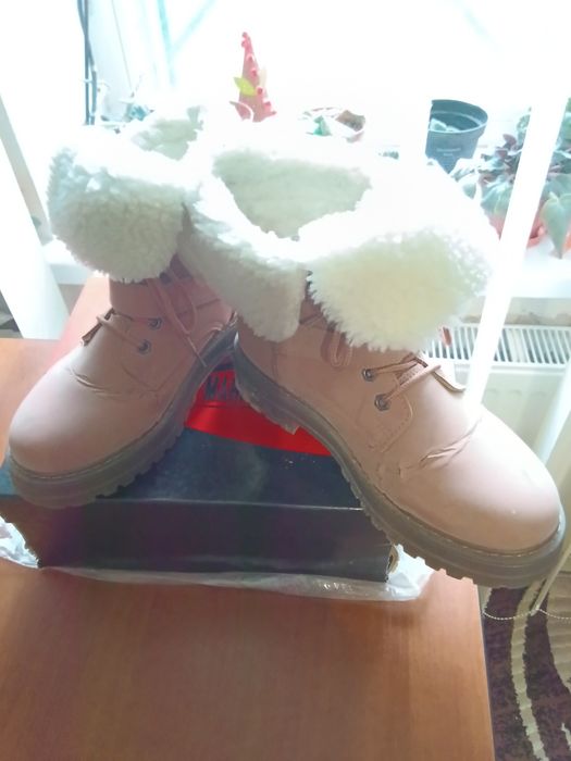 Жіночі зимові теплі сапоги-ботінкі
