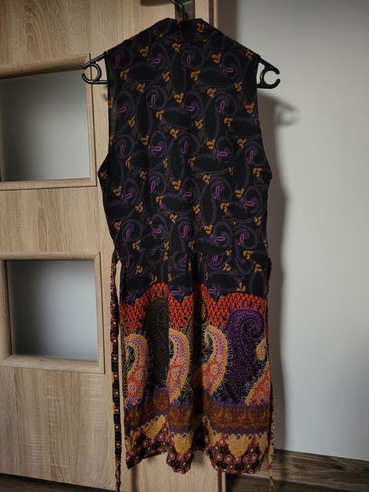 Next sukienka z ozdobnymi guzikami S