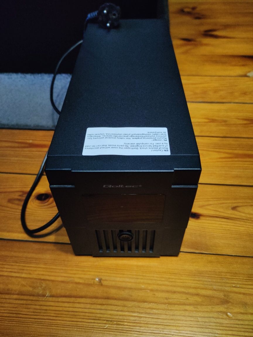 Qoltec Monolith (1000VA/600W, 2xFR, USB, AVR, LCD)