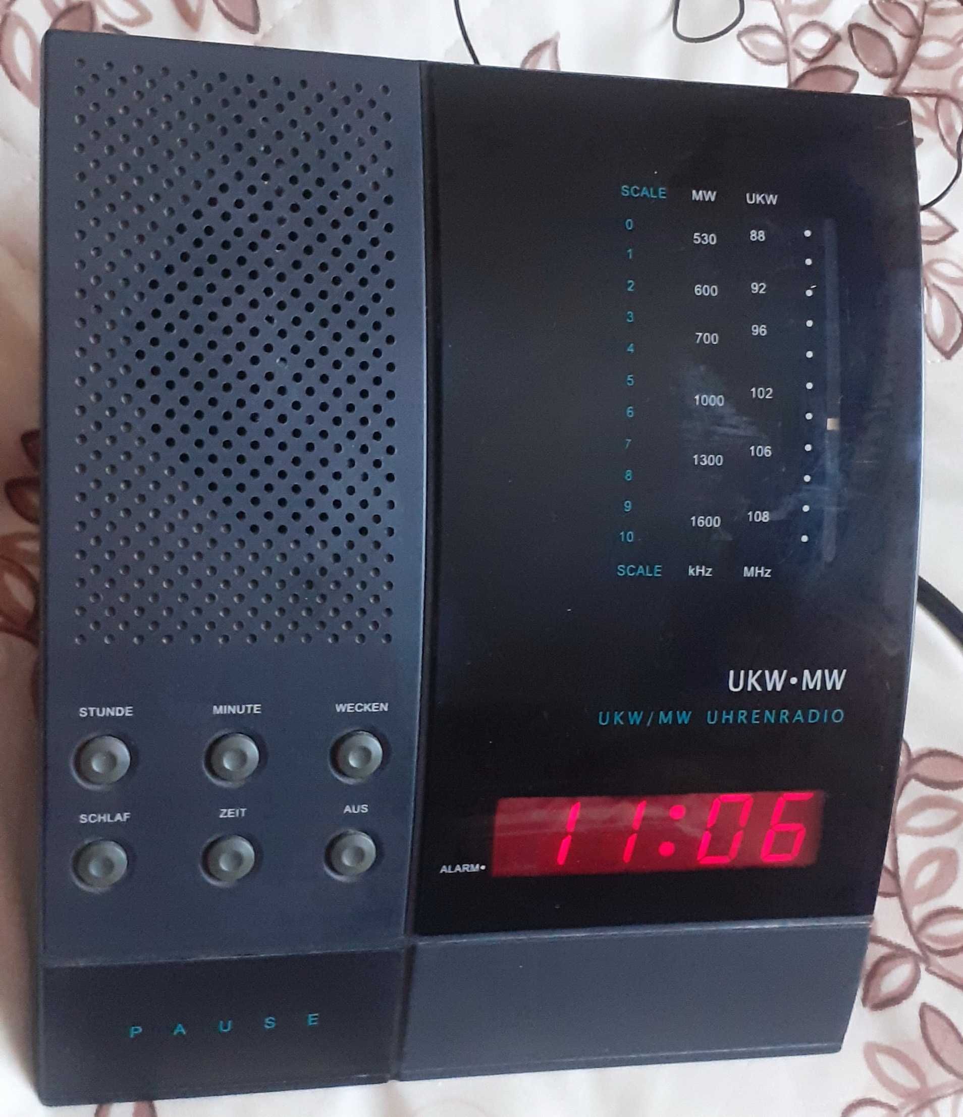 Часы будильник настольные с радио FM и AM из Германии