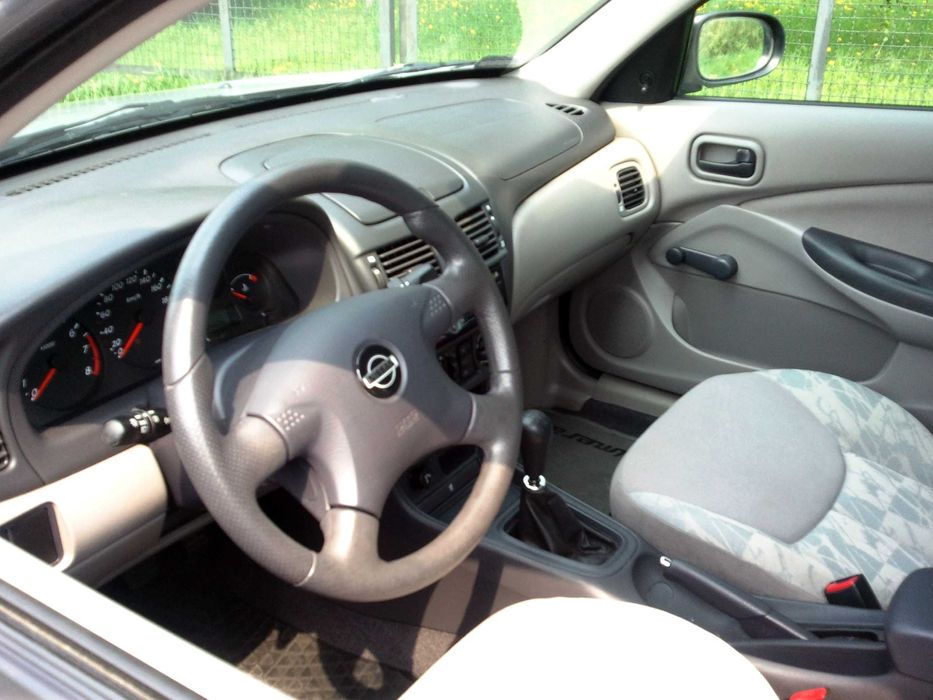 Nissan Almera 1,5  mały przebieg 2000 r.