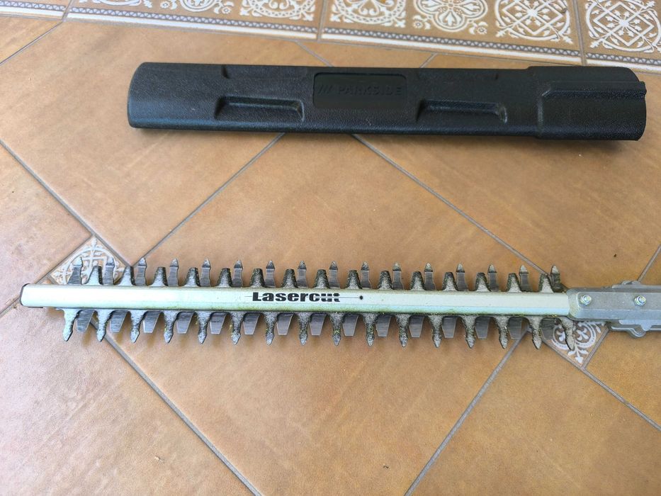 Nożyce elektryczne do żywopłotu teleskopowe, na wysięgniku