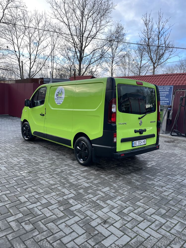 Бус вантажний Renault Trafic як Opel Vivaro