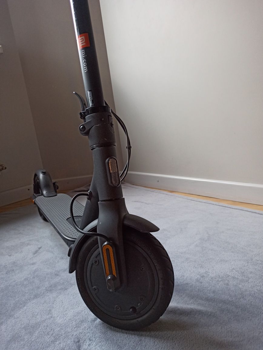 Електро самокат MI electric scooter essential