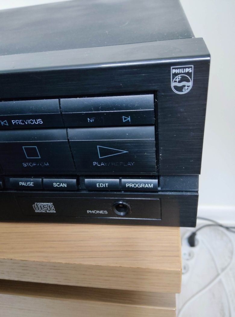 Odtwarzacz CD Philips CD 604