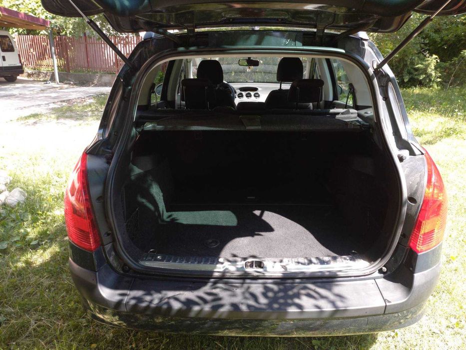 Автомобіль Peugeot 308 SW