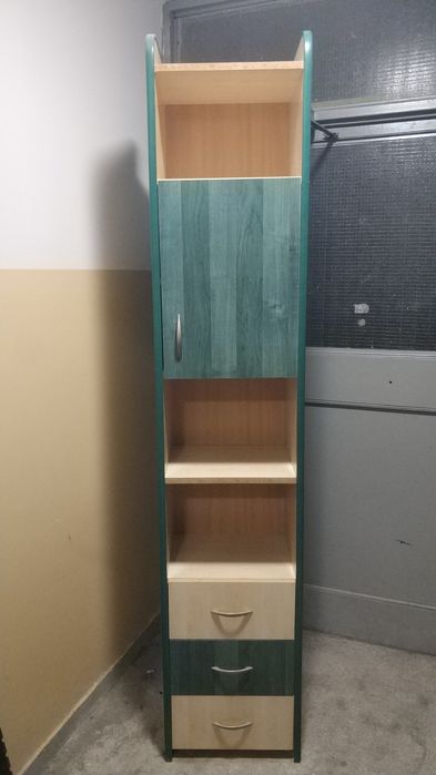 Szafka wąska drewniano-zielona