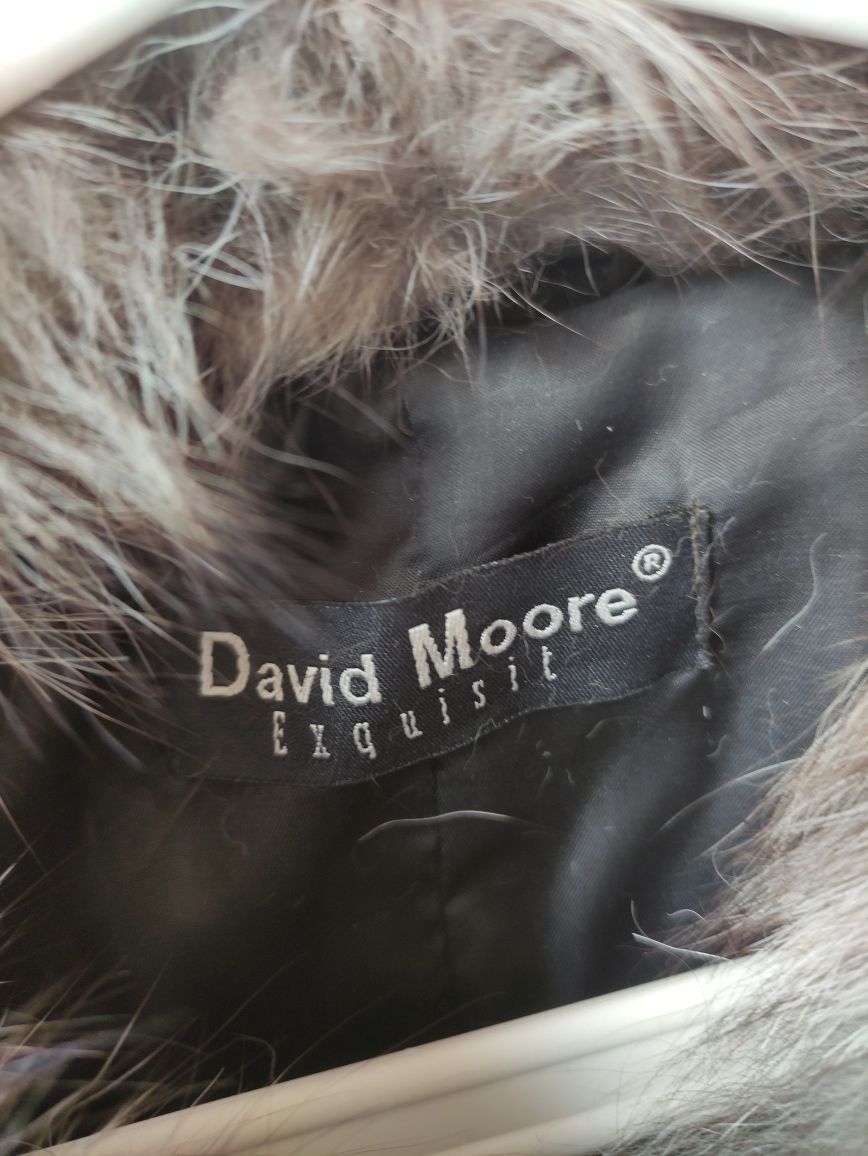 Kurtka płaszcz pikowana z naturalnym futrem David Moore