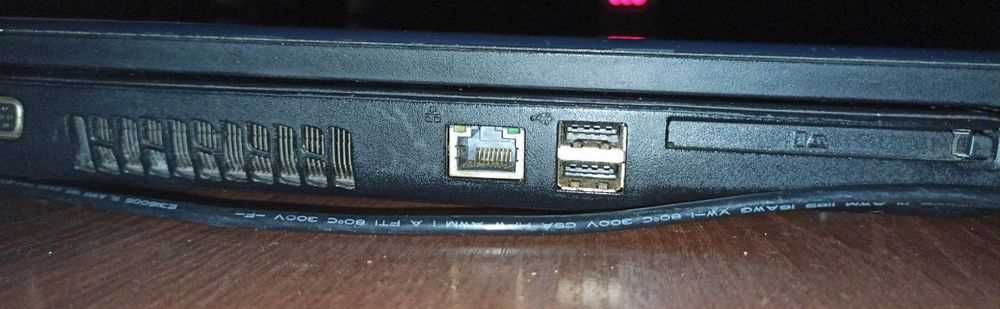 Ноутбук Toshiba повністю робочий