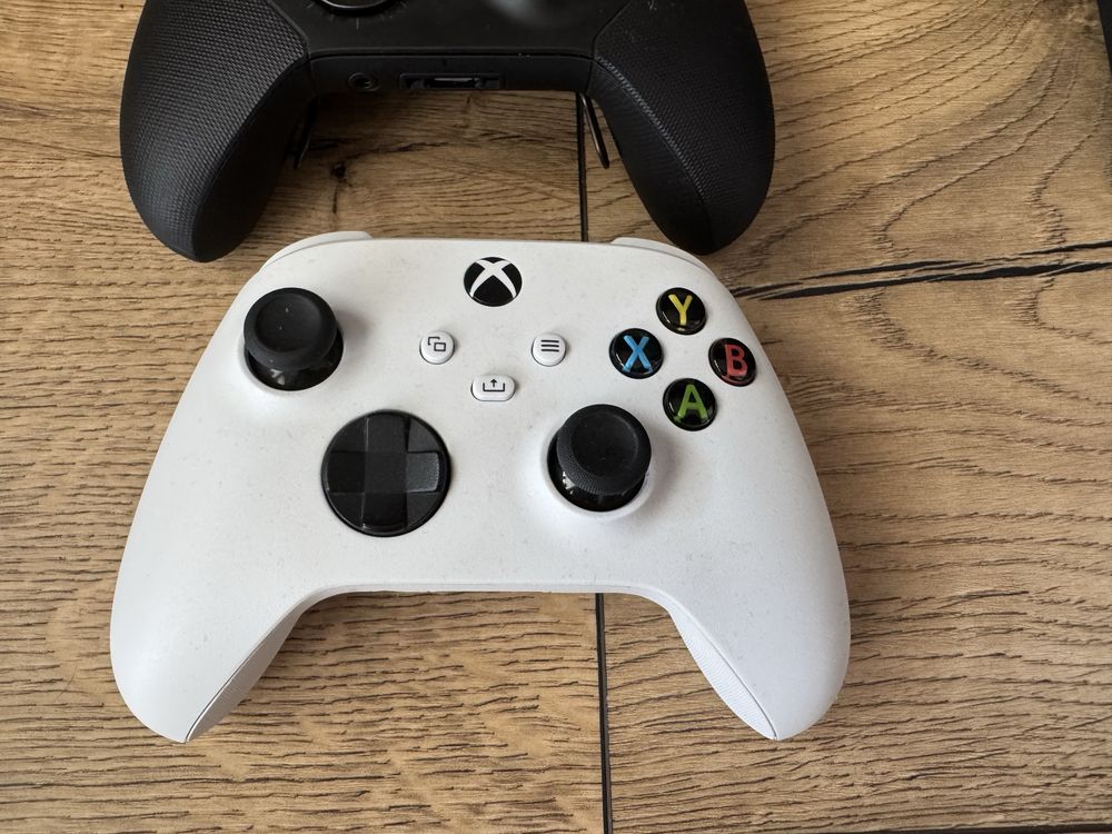 Xbox Series X 1TB + Elite Series 2 + bialy pad z Play&Charge Kit