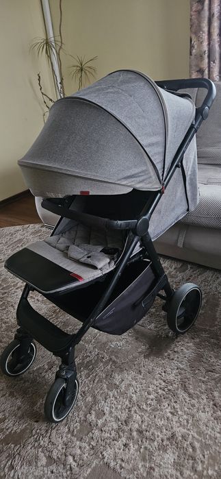 Прогулянкова коляска