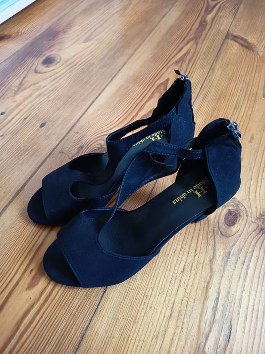 Продаю жіночі босоніжки