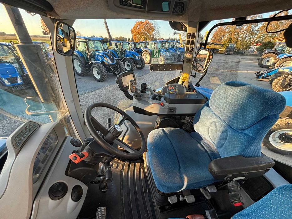 Ciągnik rolniczy New Holland T7030