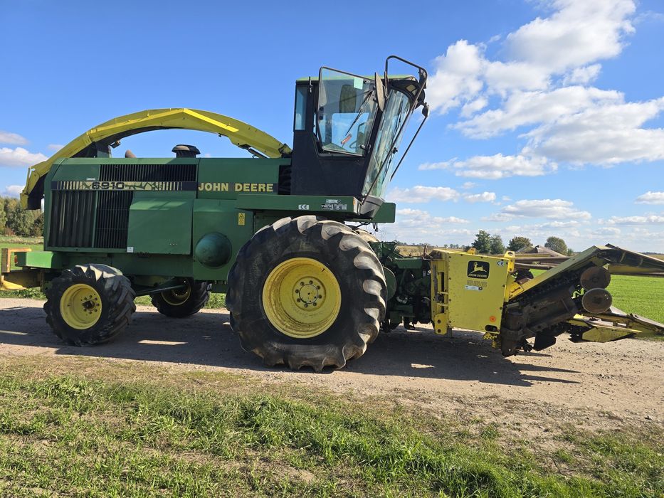 Sieczkarnia John Derre 6910