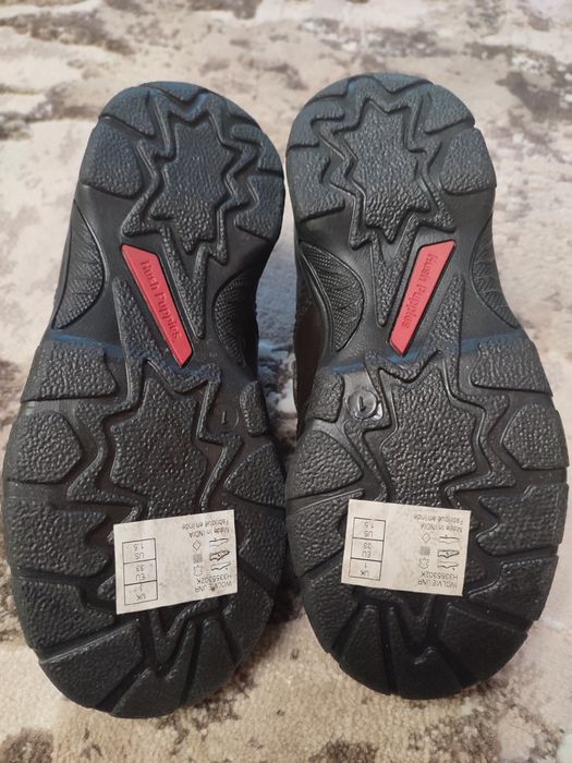 Кросівки туфлі взуття осіннє шкіряне фірмове