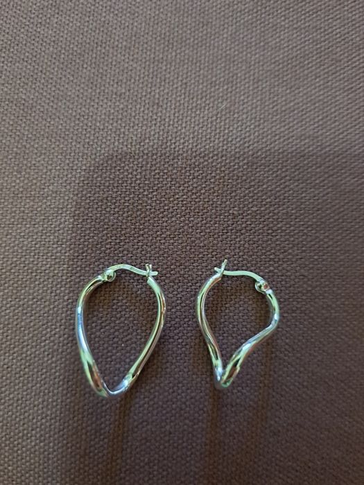 Argolas torcidas em prata