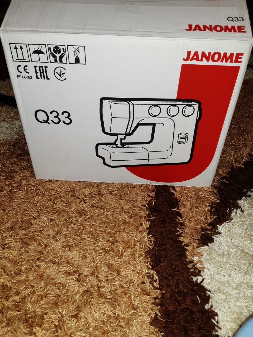 Швейна машинка Janome Q33