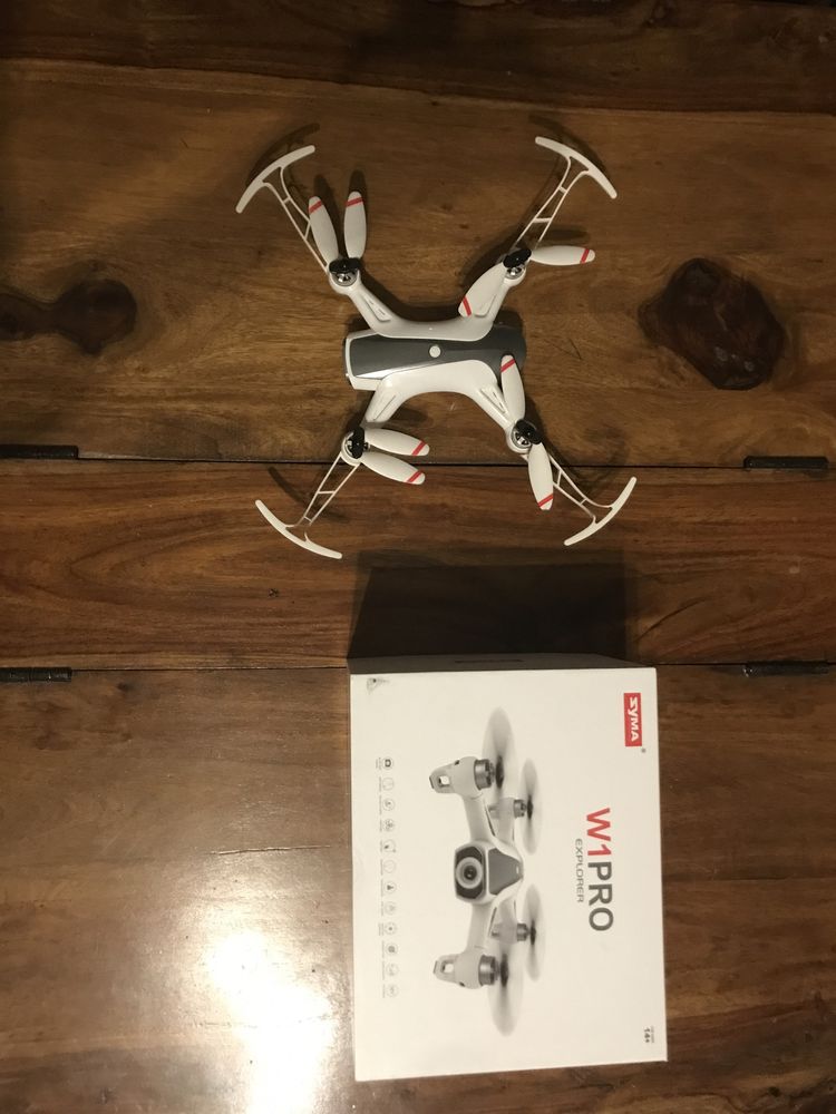 (Dron syma W1PRO)