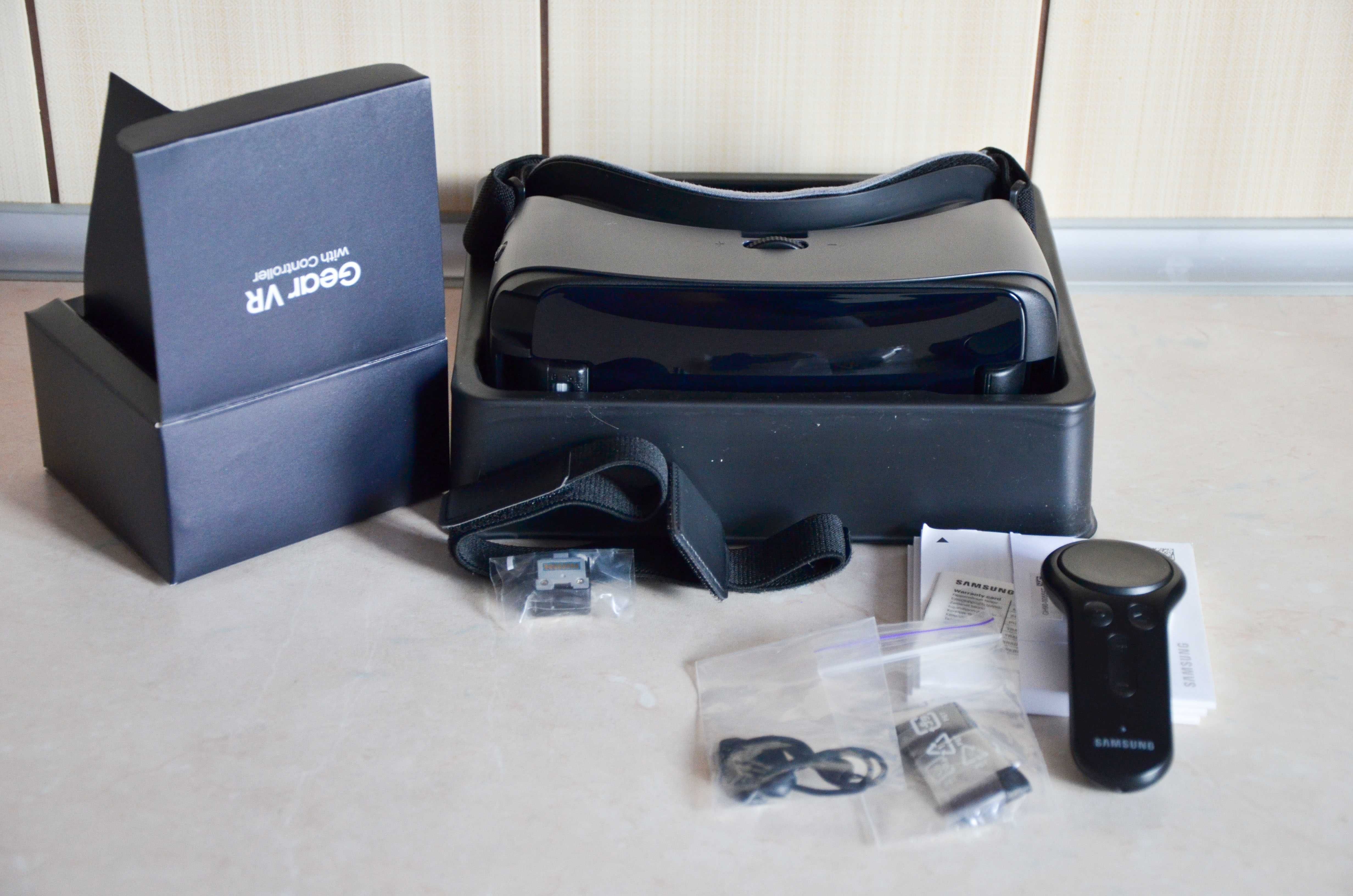Очки виртуальной реальности Samsung Gear VR SM-R325 with controller