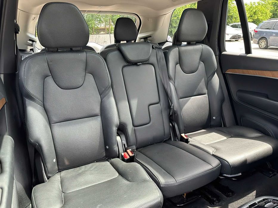 Volvo XC90 T8      2023