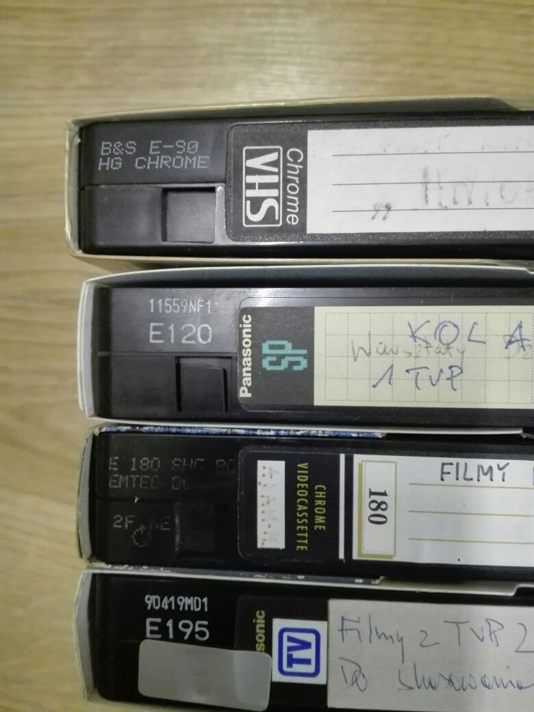 Kasety VHS komplet 4 szt. Panasonic, emtec. B&S, uzywane, sprawne