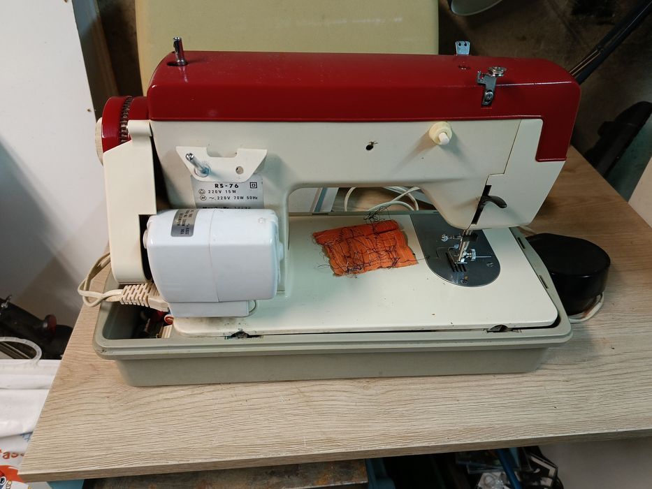 Maszyna do szycia Riccar Exzellenz RS-76 – vintage, w walizce

Na sprz