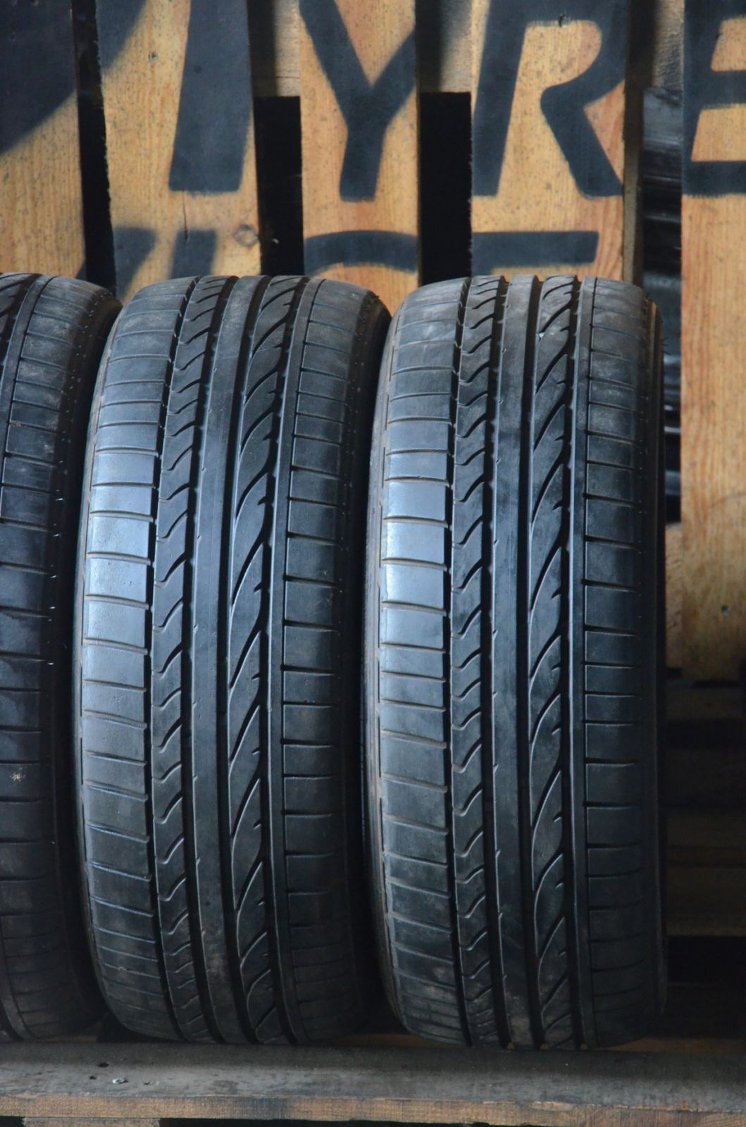 Резина шини колеса літо летние літо 205 45 r17 Bridgestone Gtyres