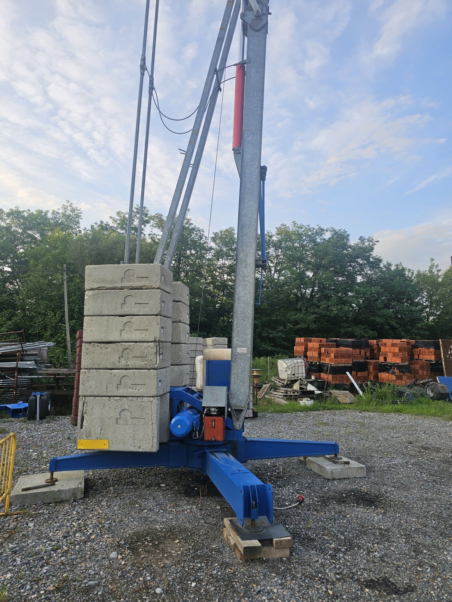Żuraw szybkomontujacy 24 m 1500 kg UDT