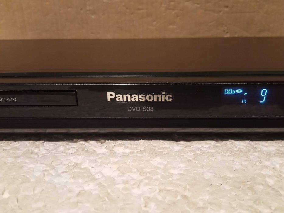 PANASONIC DVD-S33 z pilotem