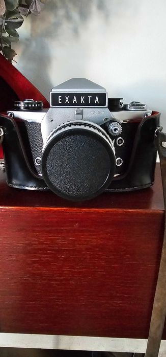 Aparat fotograficzny EXAKTA VX 1000
