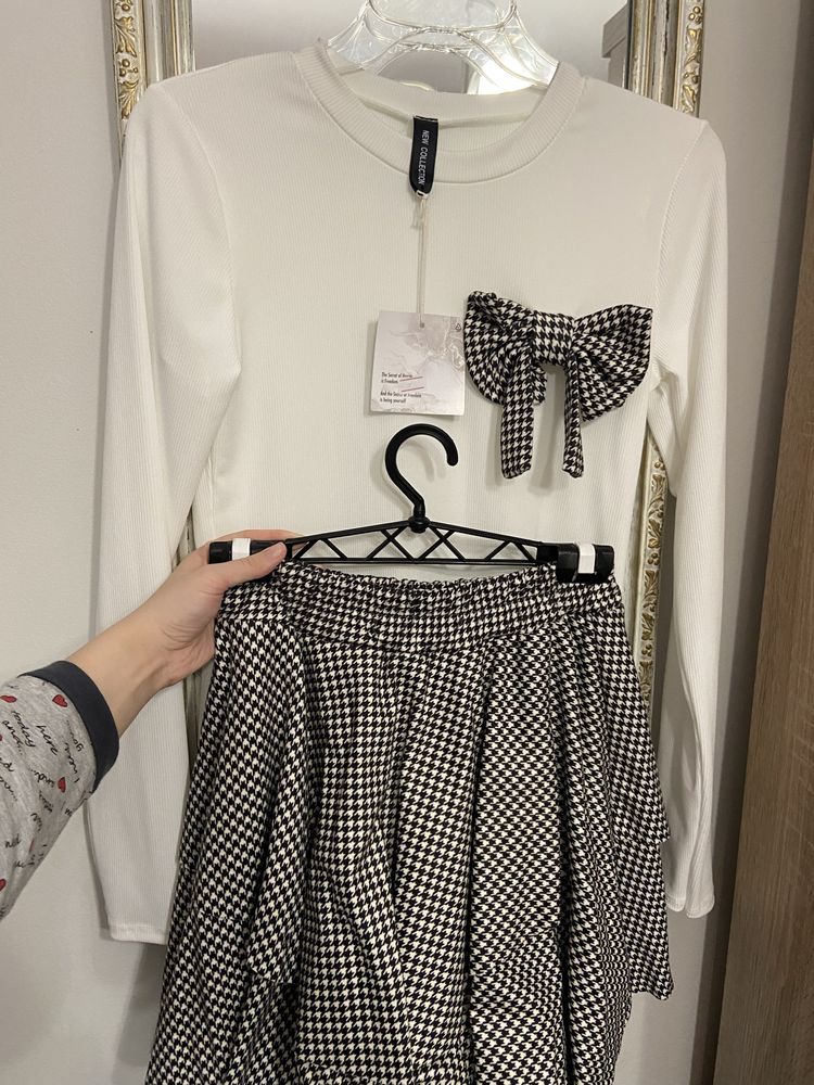 Zestaw sweterkowy spódniczka  sweter top bluzka pepitka czarna biala