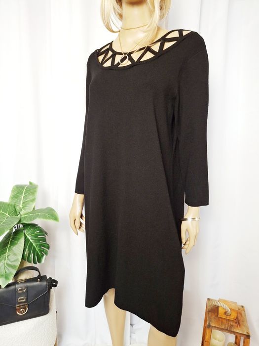 Czarna sukienka z długim rękawem elegancka dzianinowa L 40 Wiskoza