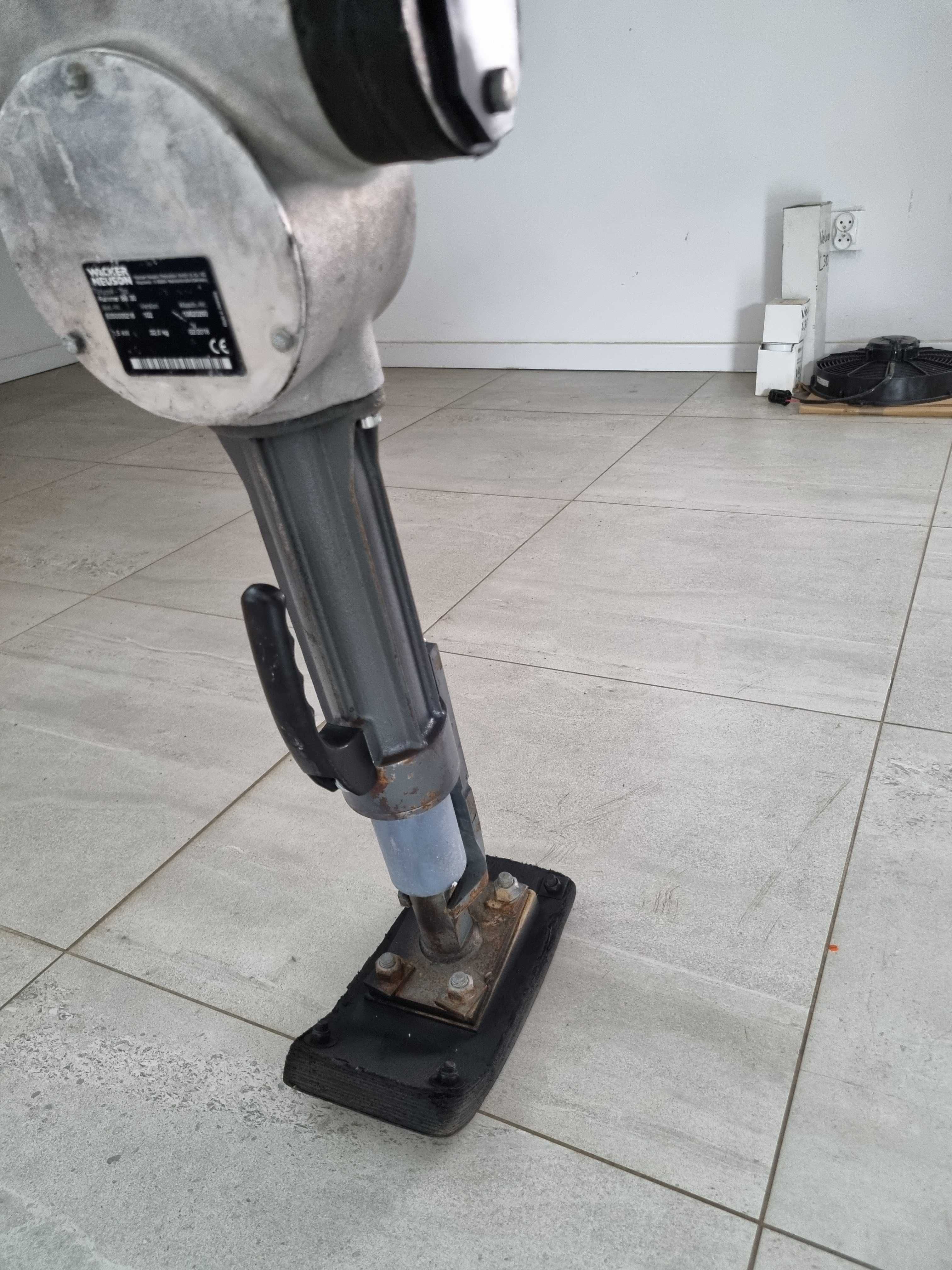 Skoczek Stopa Wibracyjna Wąska Wacker bs30 z Norwegii 2019r JAK NOWY