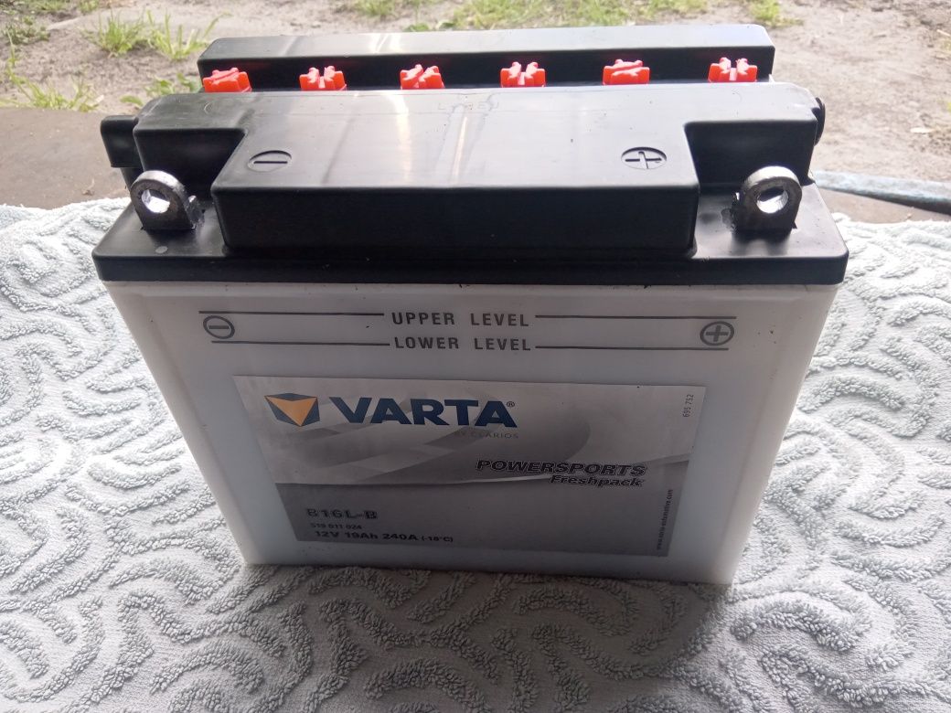 Akumulator VARTA 12V 19Ah 240A Nowy