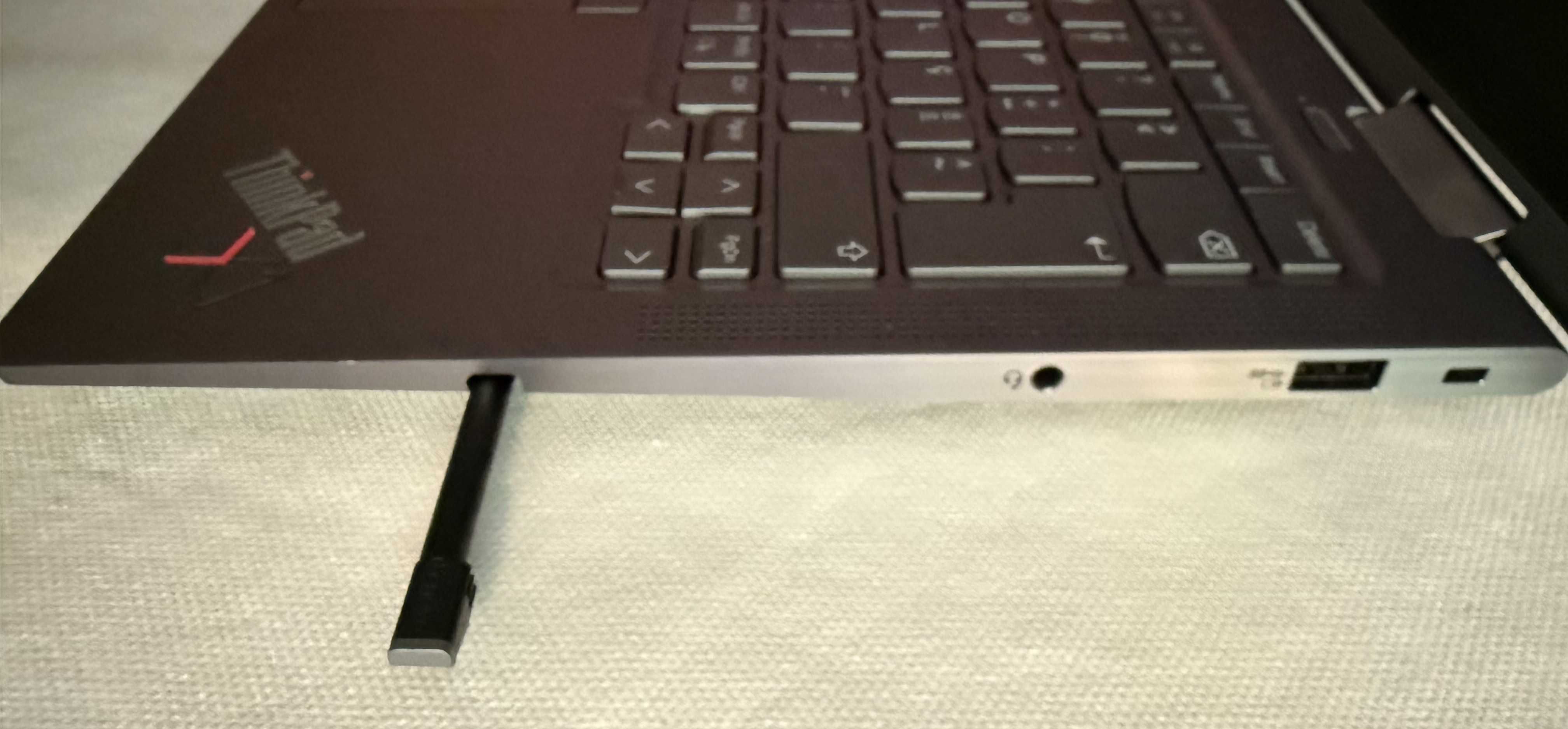 Portátil Lenovo Thinkpad X1 Yoga GEN 7  i7 | 32 GB | 2 TB | Ecrã 14''