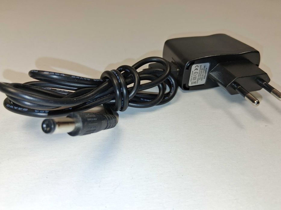 N191 Zasilacz Sieciowy Ładowarka Adapter 5V 1A DC Wtyczka Beczkowa