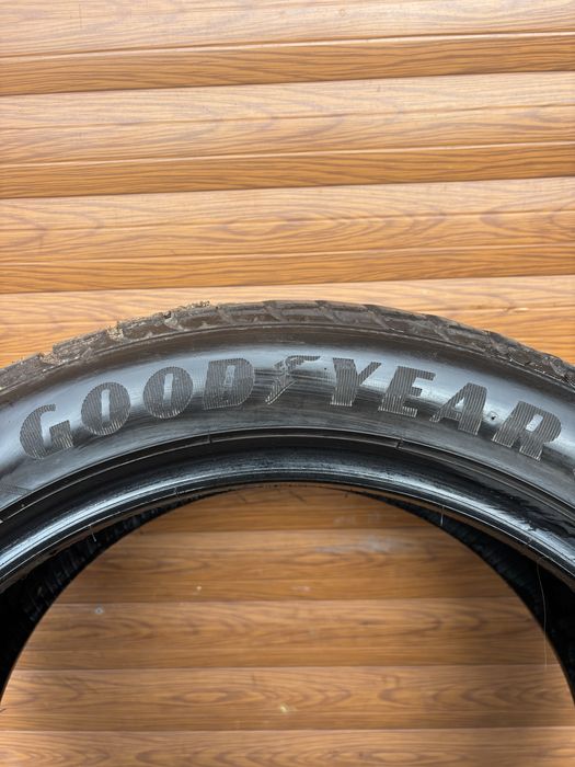 245/45/18 Goodyear 2 opony zimowe 2021r
