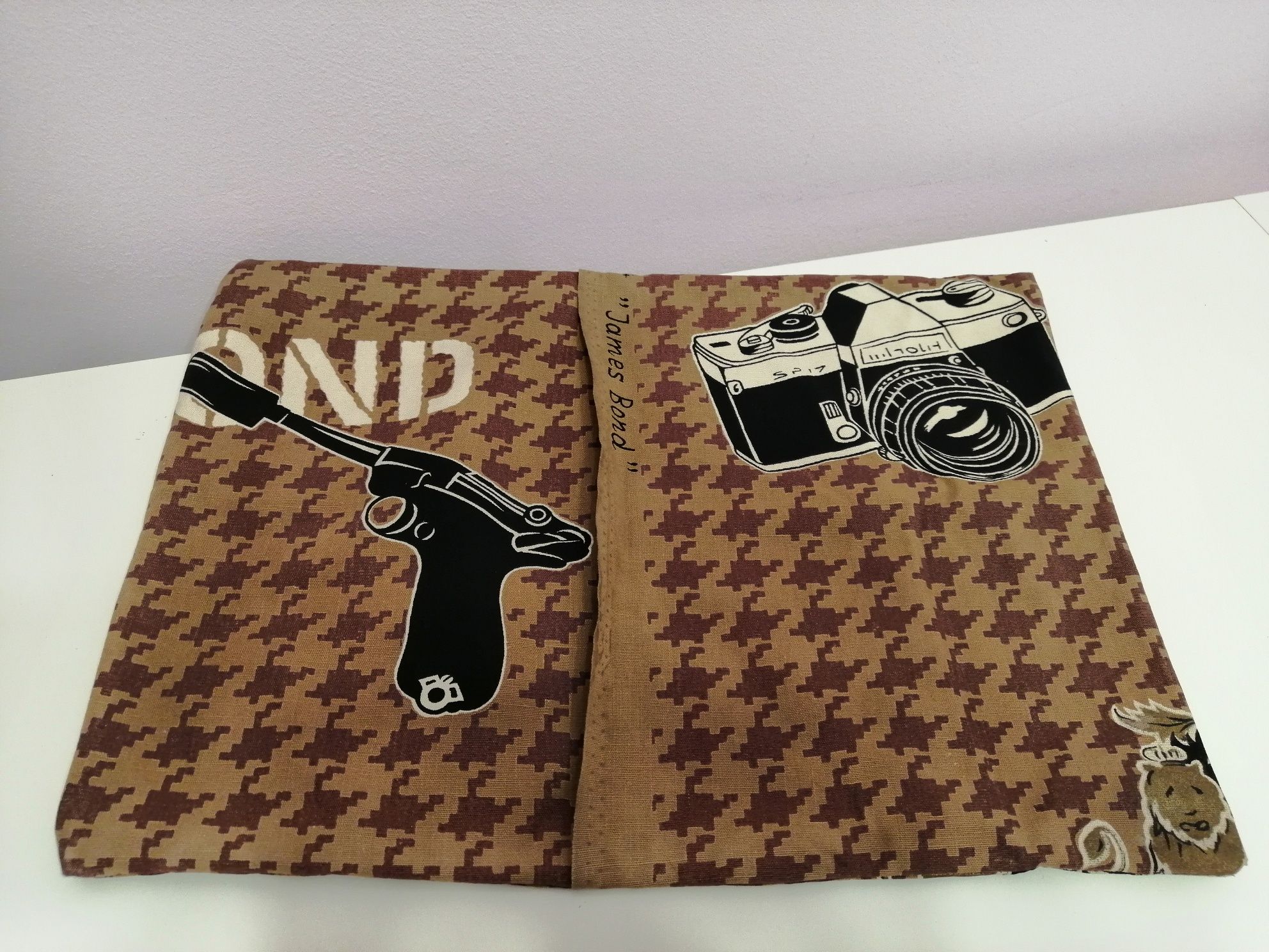 Grafika dla kolekcjonerów ! James Bond ! PRL poszewka