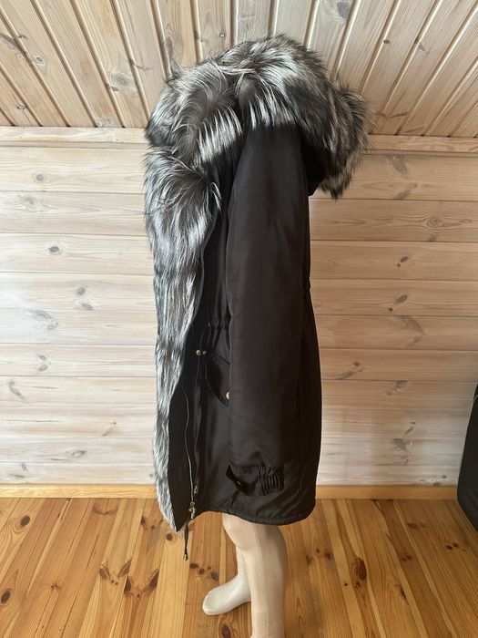 Продам парку,куртку,пальто з натуральним хутром