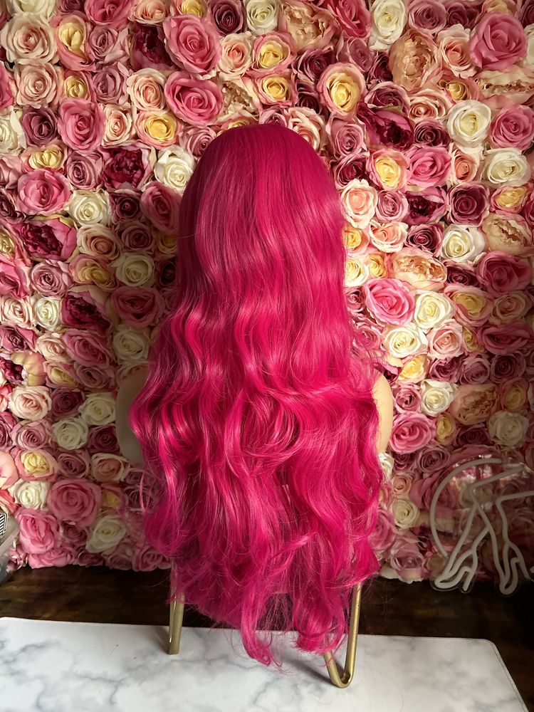 Peruka długie włosy z grzywką różowa cosplay wig