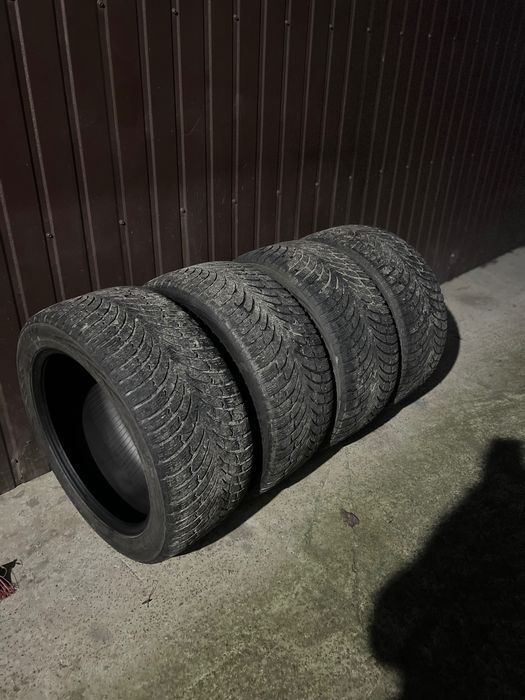 Продам зимову б/у резину 285/45R20