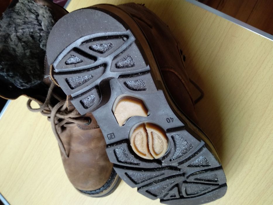 Продам черевики зимові