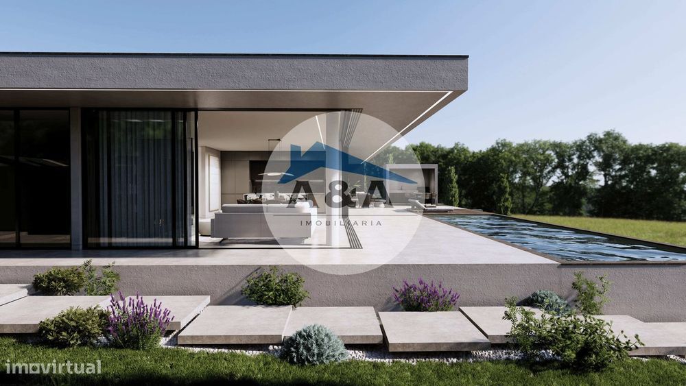 Elegância Térrea com Piscina e Vistas Panorâmicas - Alcobaça