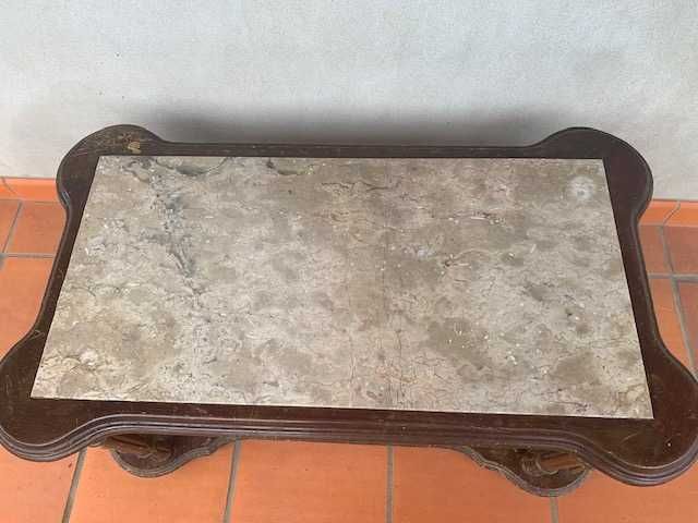 Mesa de centro com pedra