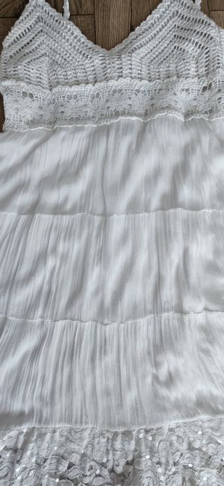 Włoska biała sukienka letnia plażowa na ramiączkach