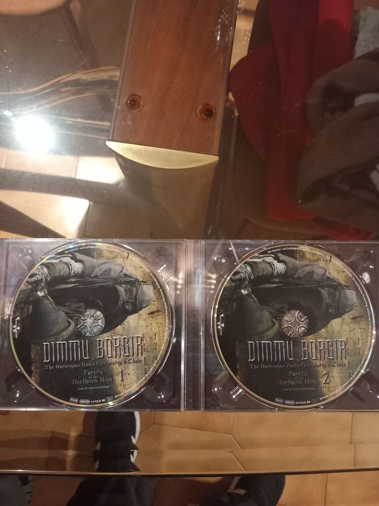 Cd álbum Dimmu borgir ao vivo com  orquestra.