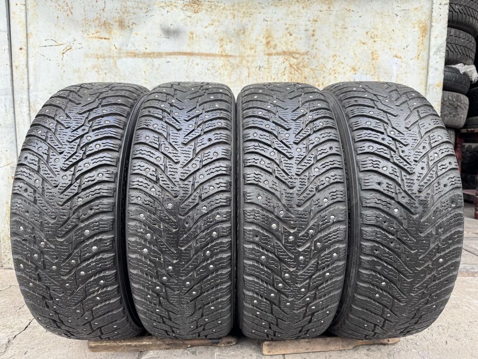 175/65 r14 Nokian Hakkapeliitta 8 зима шип (6+ мм.) конец 2017 года