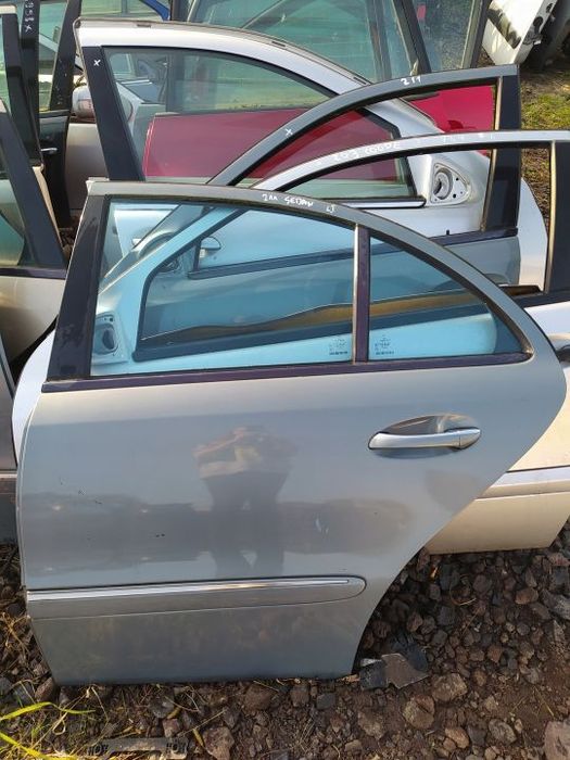 MERCEDES E KLASA W211 SEDAN DRZWI TYŁ LEWE